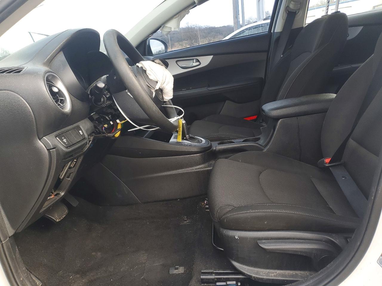 2023 KIA FORTE LX photo 7