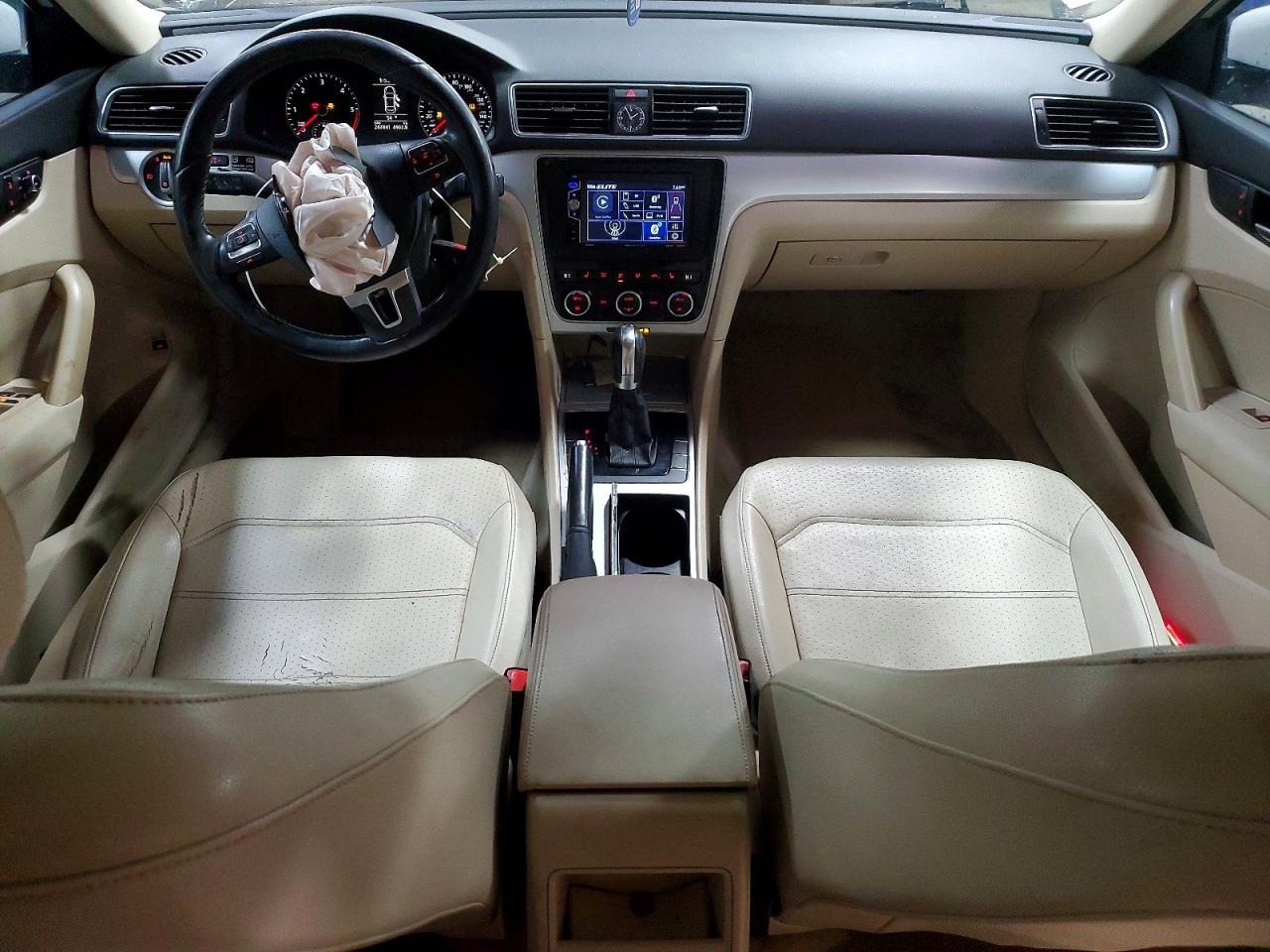 2012 VOLKSWAGEN PASSAT SE photo 8
