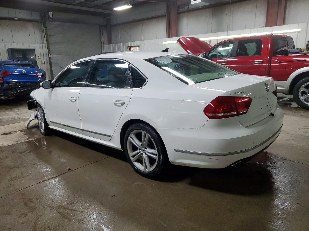2012 VOLKSWAGEN PASSAT SE photo 2