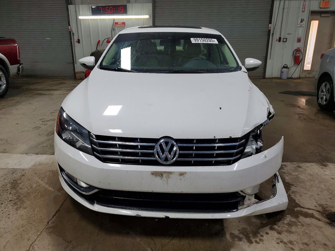 2012 VOLKSWAGEN PASSAT SE photo 5