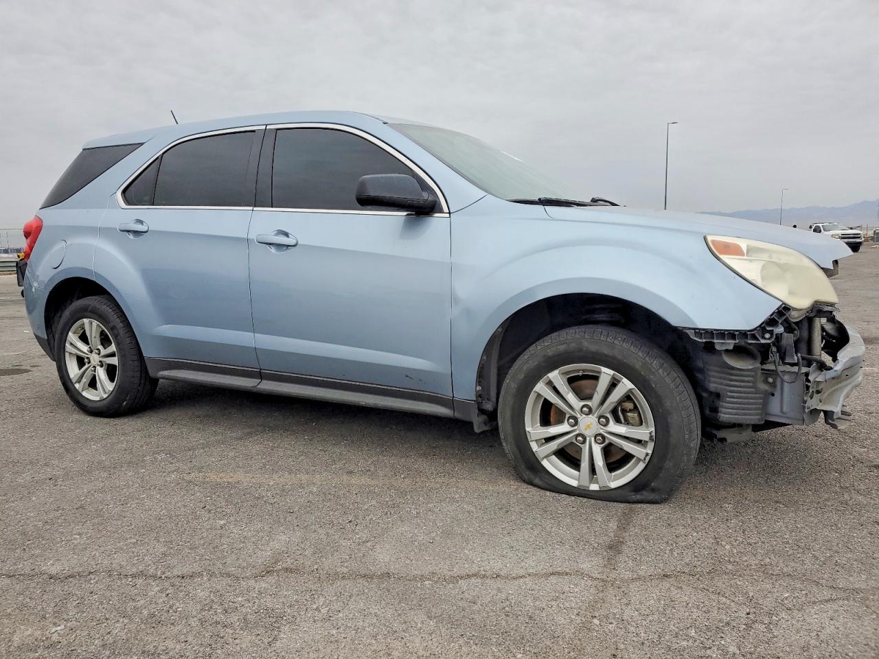 2015 CHEVROLET EQUINOX LS photo 4