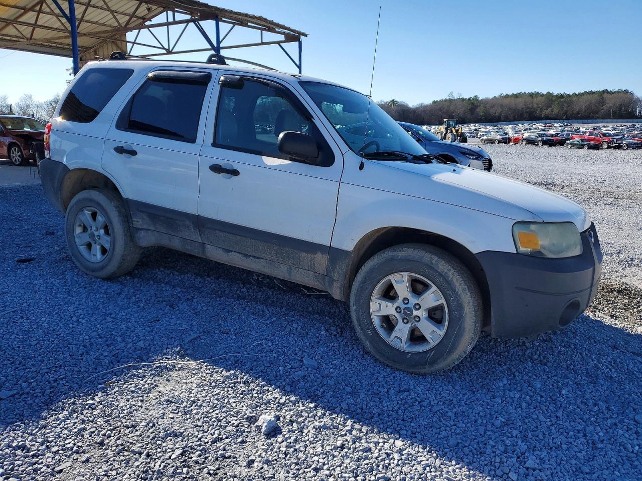 2005 FORD ESCAPE XLT photo 4