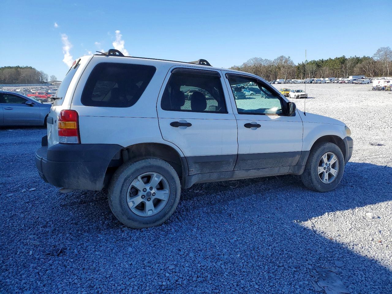2005 FORD ESCAPE XLT photo 3
