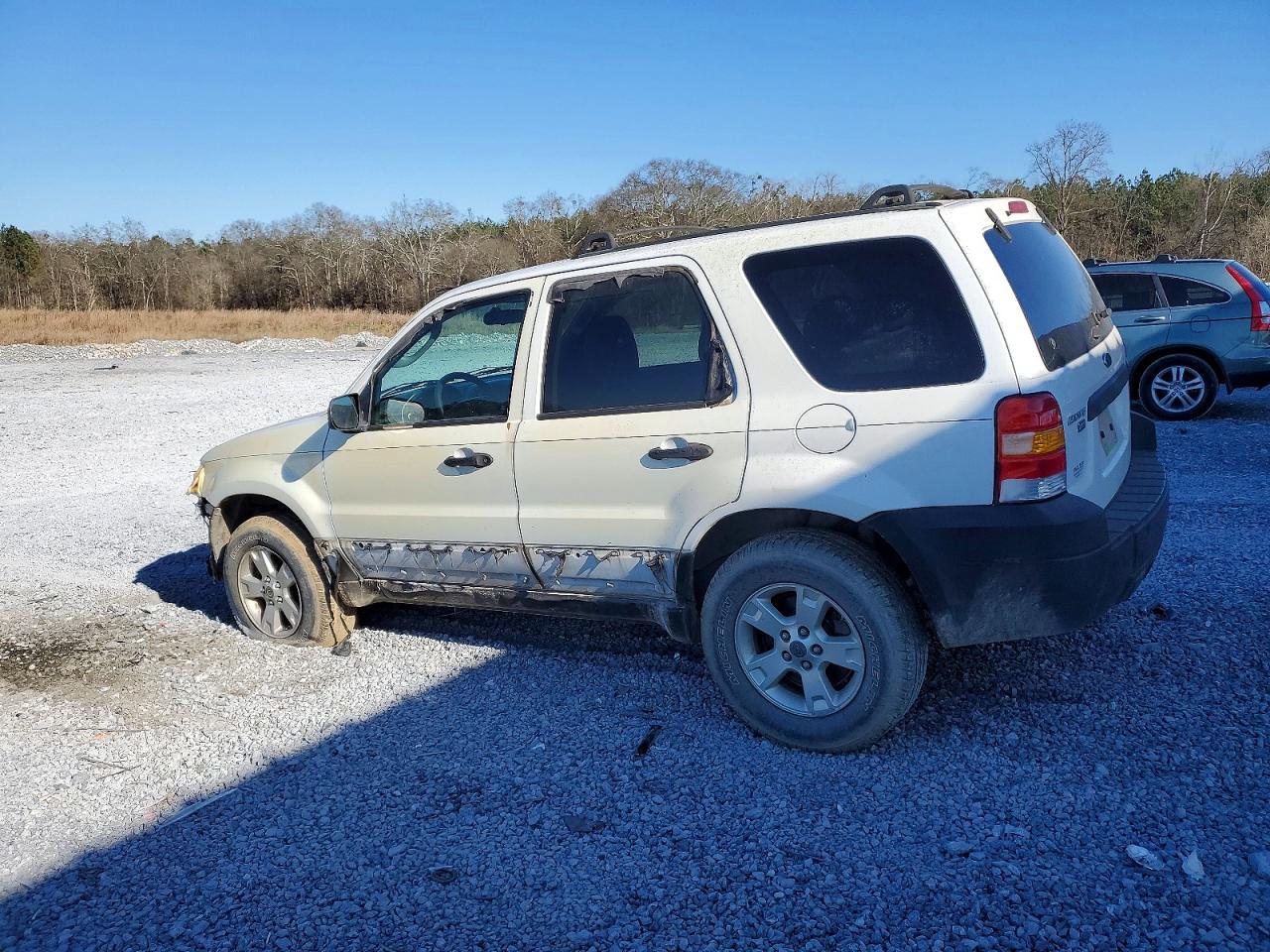 2005 FORD ESCAPE XLT photo 2