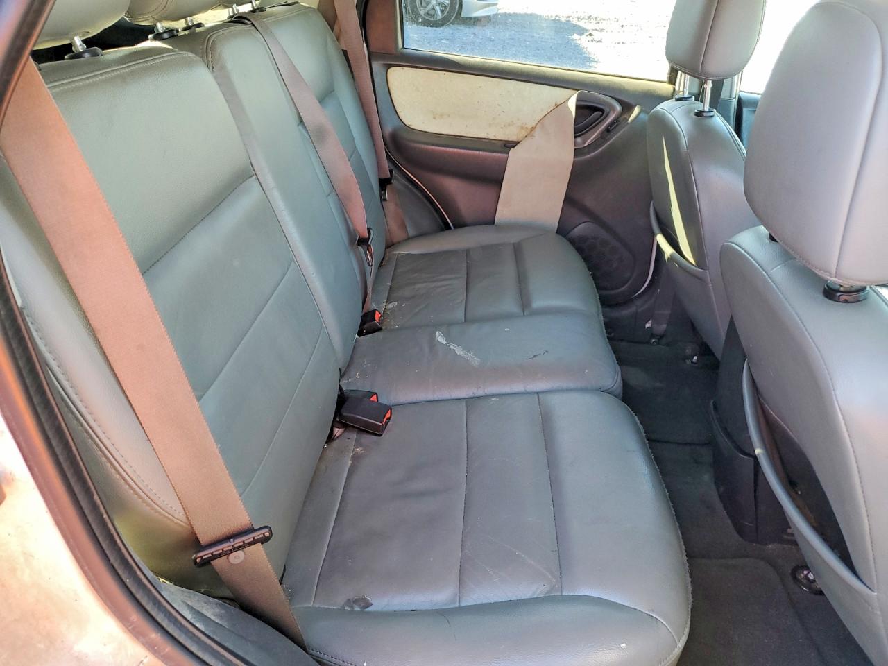 2005 FORD ESCAPE XLT photo 10
