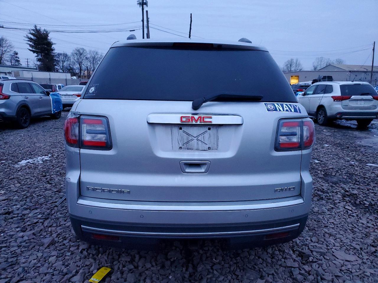2015 GMC ACADIA SLE photo 6