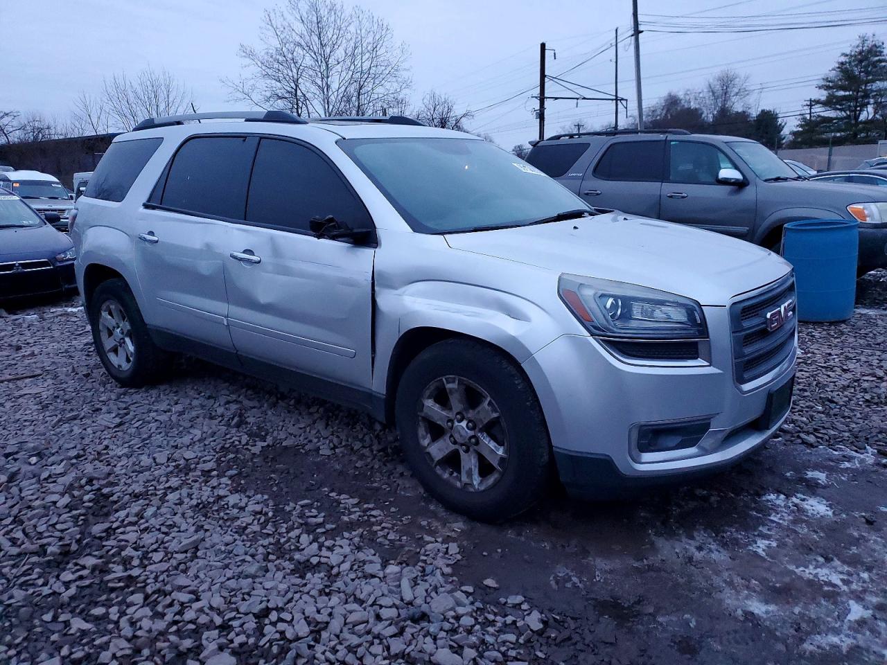2015 GMC ACADIA SLE photo 4