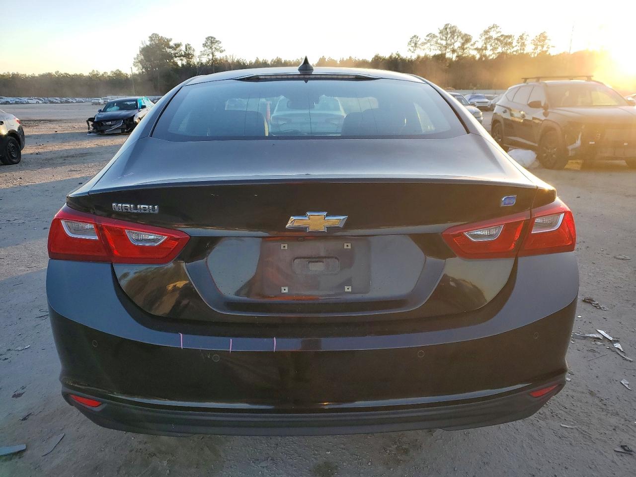 2017 CHEVROLET MALIBU HYBRID photo 6