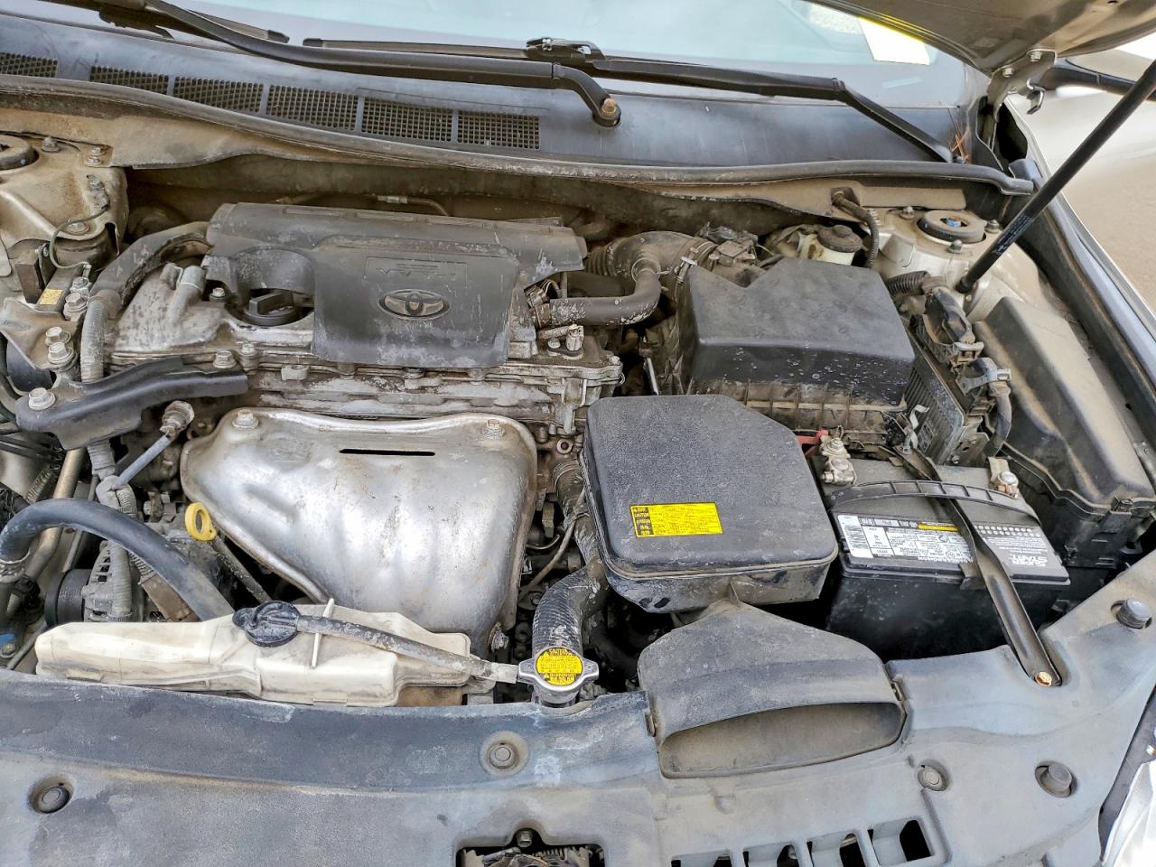 2015 TOYOTA CAMRY LE photo 11