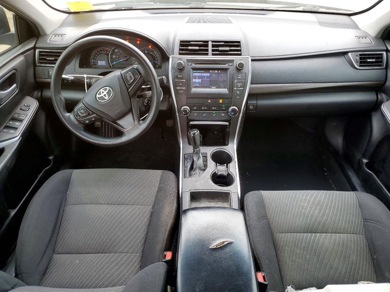 2015 TOYOTA CAMRY LE photo 8