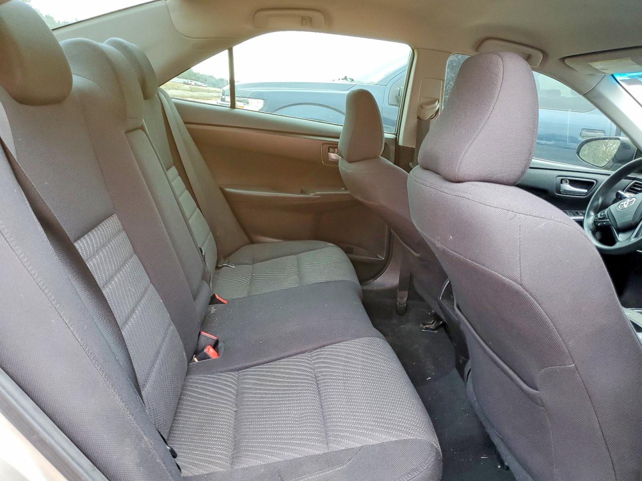 2015 TOYOTA CAMRY LE photo 10