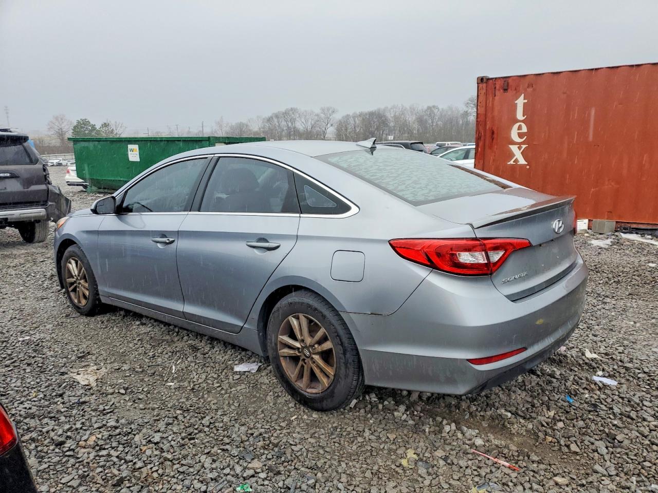 2015 HYUNDAI SONATA SE photo 2