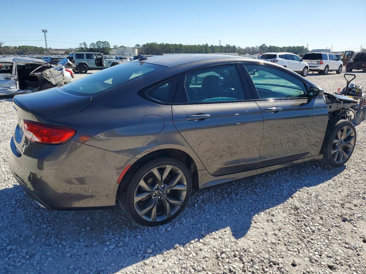 2016 CHRYSLER 200 S photo 3