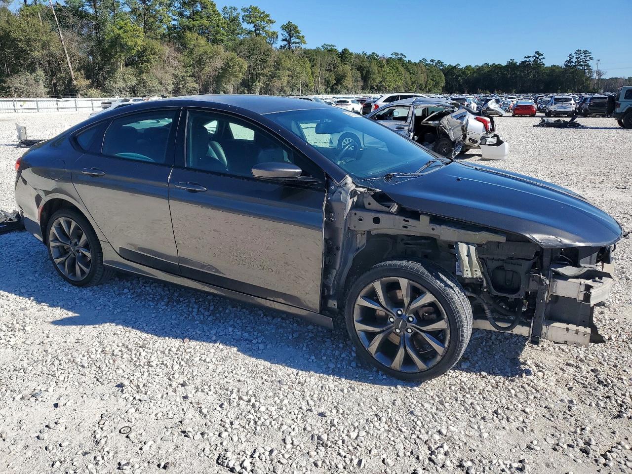2016 CHRYSLER 200 S photo 4