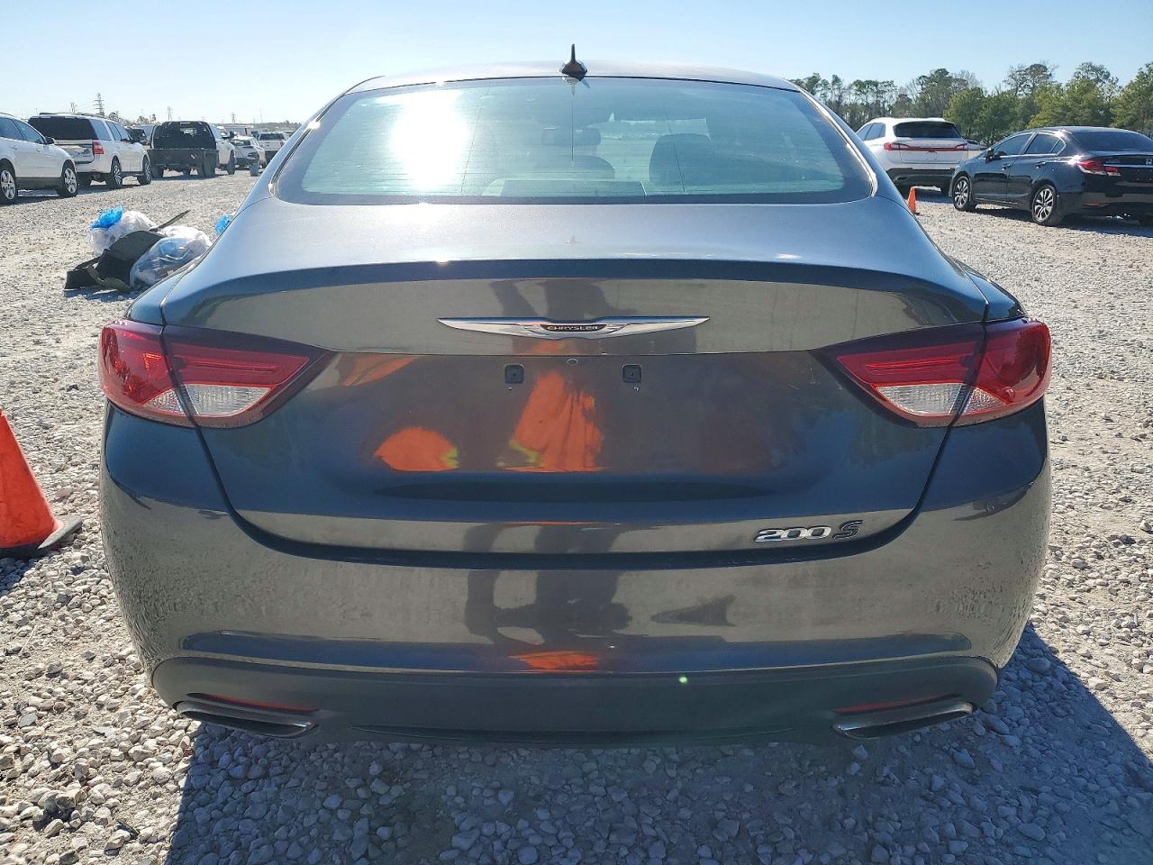 2016 CHRYSLER 200 S photo 6