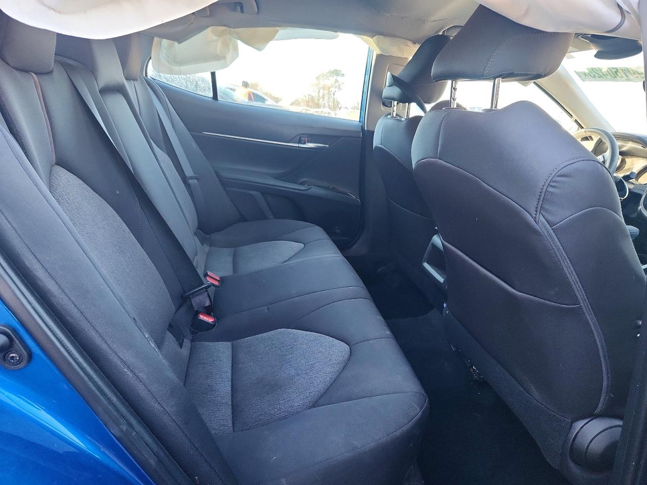 2020 TOYOTA CAMRY LE photo 10