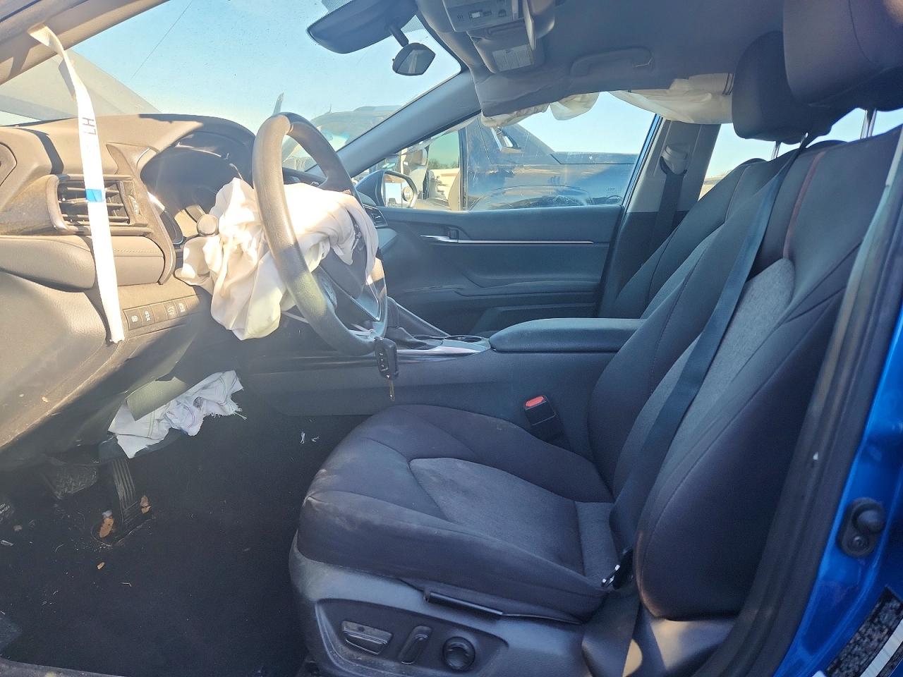2020 TOYOTA CAMRY LE photo 7