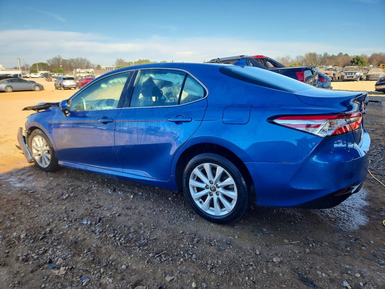 2020 TOYOTA CAMRY LE photo 2