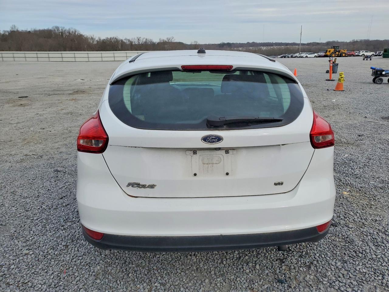 2018 FORD FOCUS SE photo 6