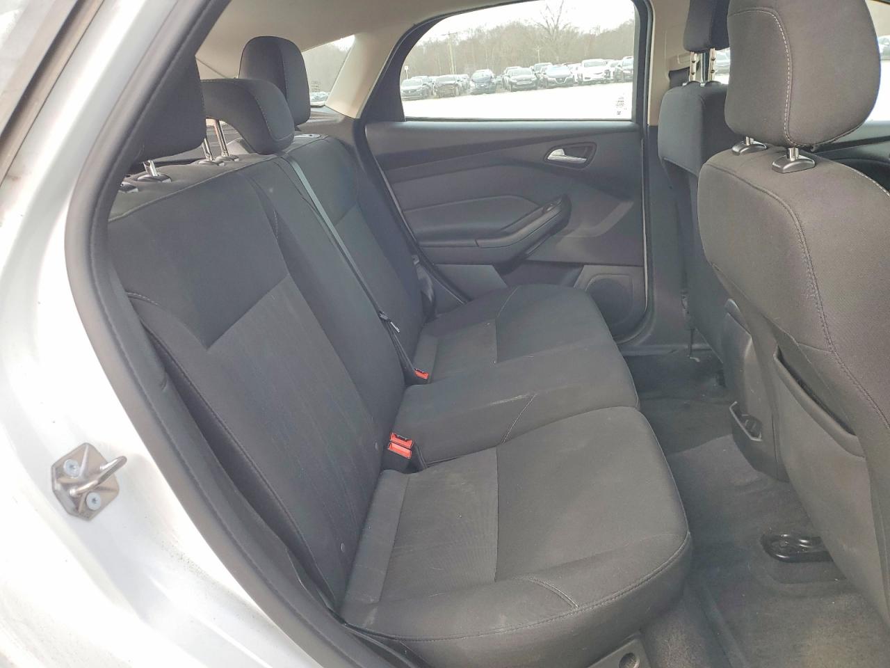 2018 FORD FOCUS SE photo 10