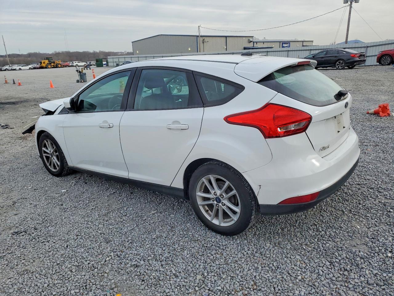 2018 FORD FOCUS SE photo 2