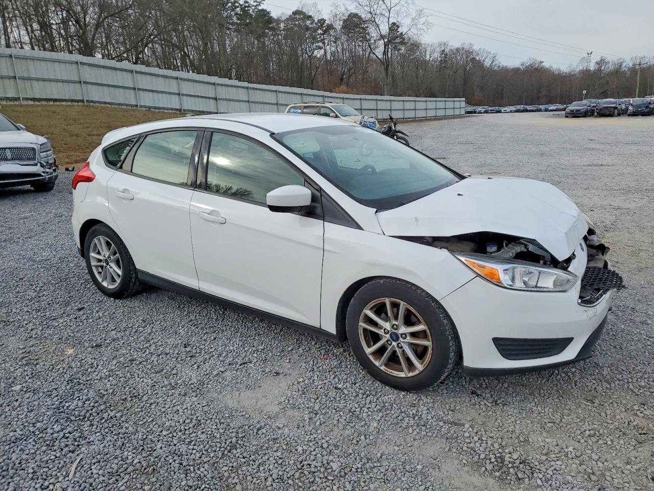 2018 FORD FOCUS SE photo 4