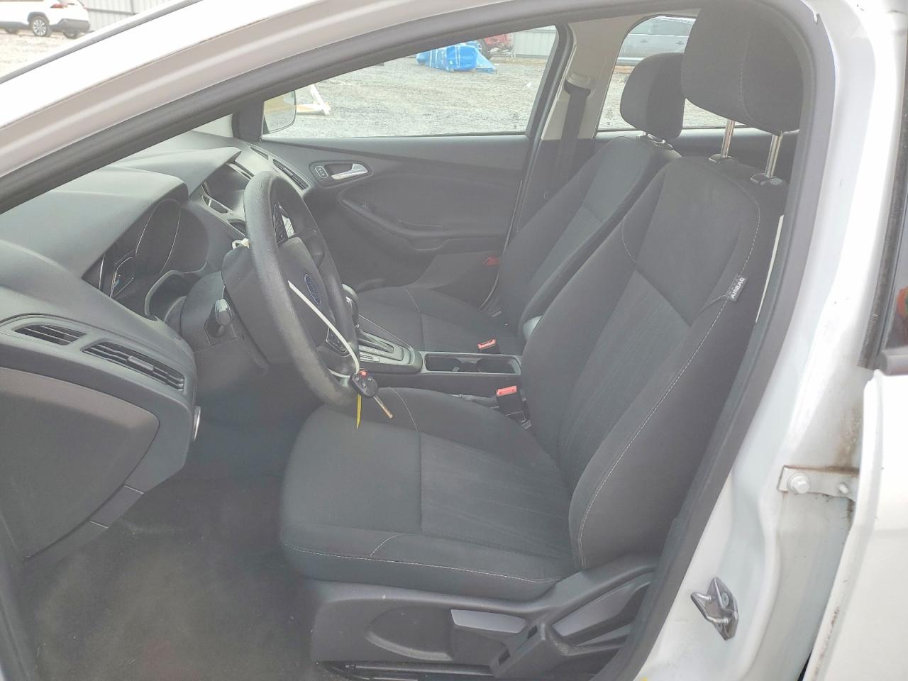 2018 FORD FOCUS SE photo 7