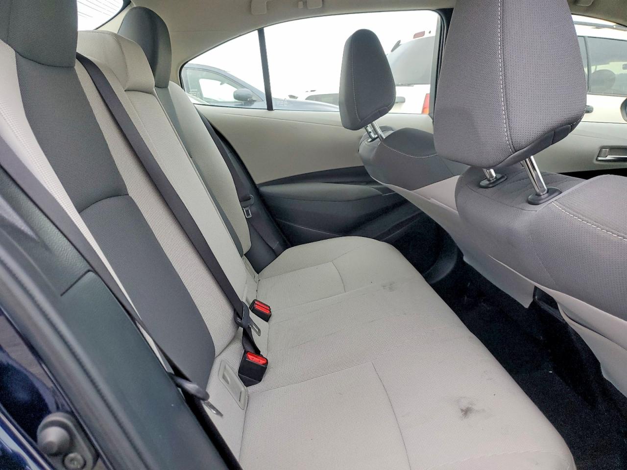 2021 TOYOTA COROLLA LE photo 10