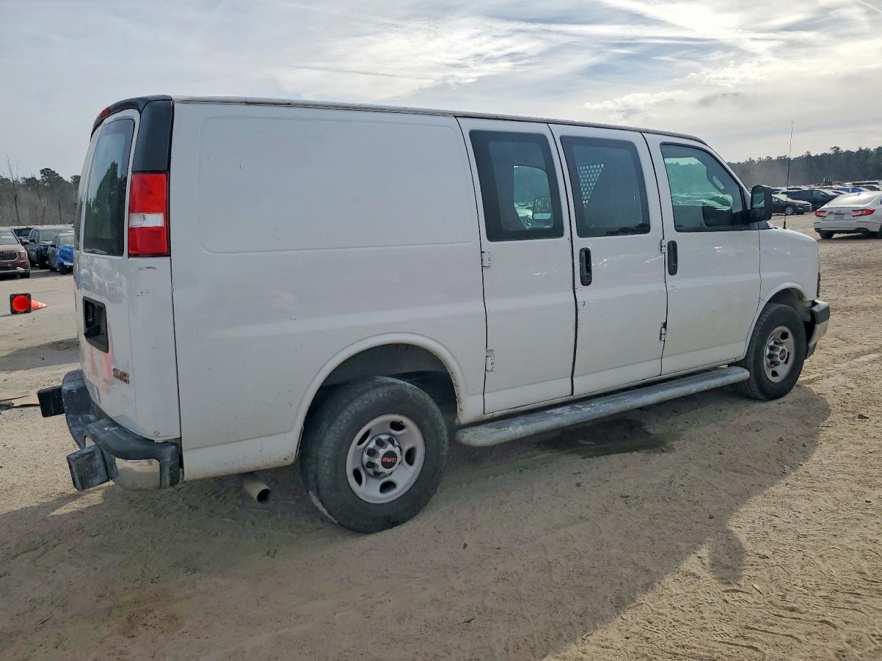 2019 GMC SAVANA 2500 DELIVERY VAN photo 5