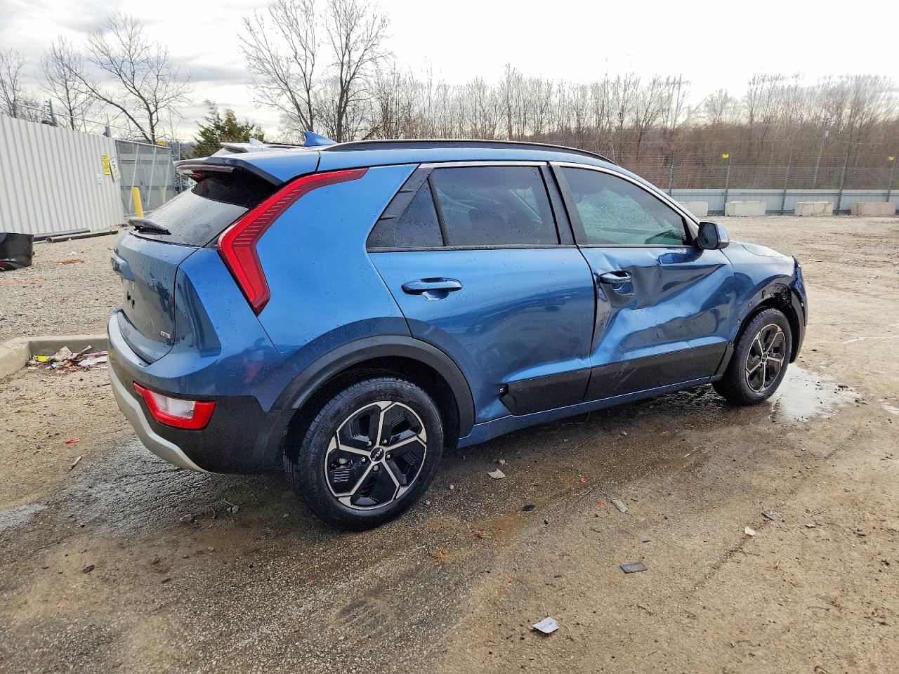2023 KIA NIRO EX photo 3