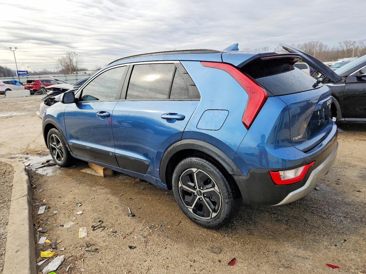 2023 KIA NIRO EX photo 2