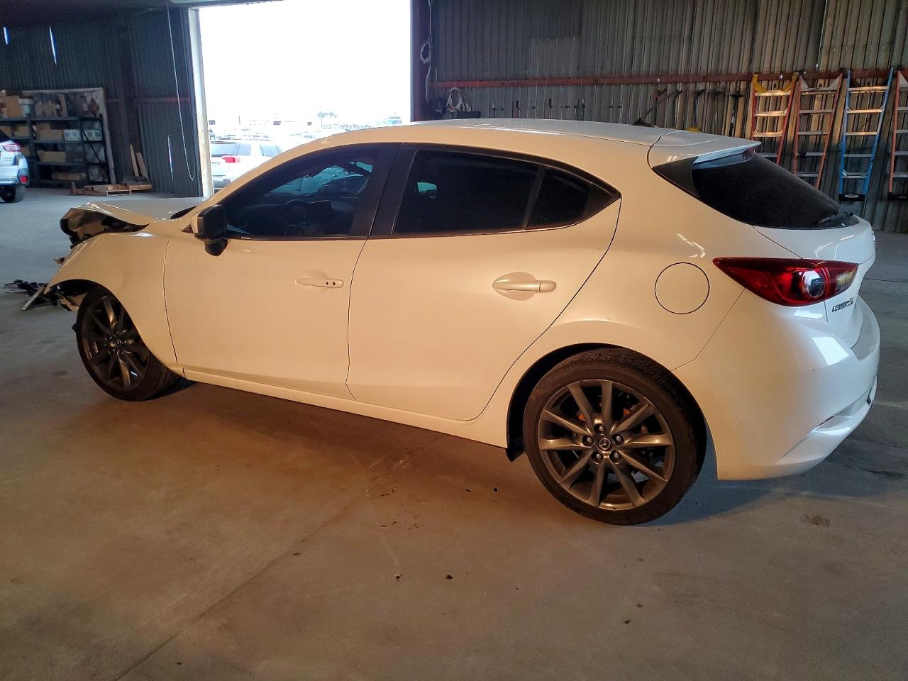 2018 MAZDA 3 TOURING photo 2
