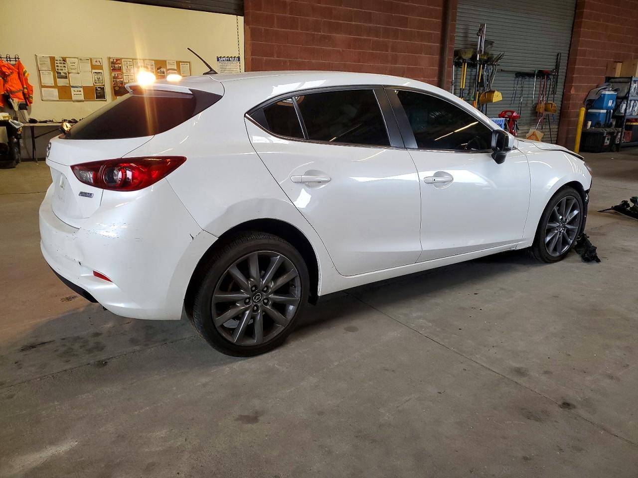 2018 MAZDA 3 TOURING photo 3