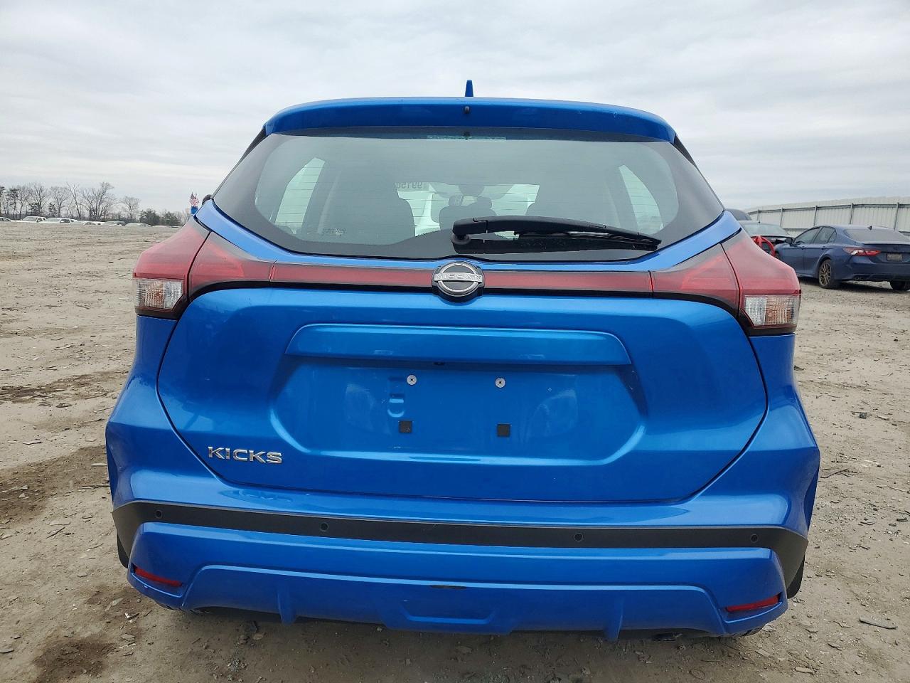 2023 NISSAN KICKS S photo 6