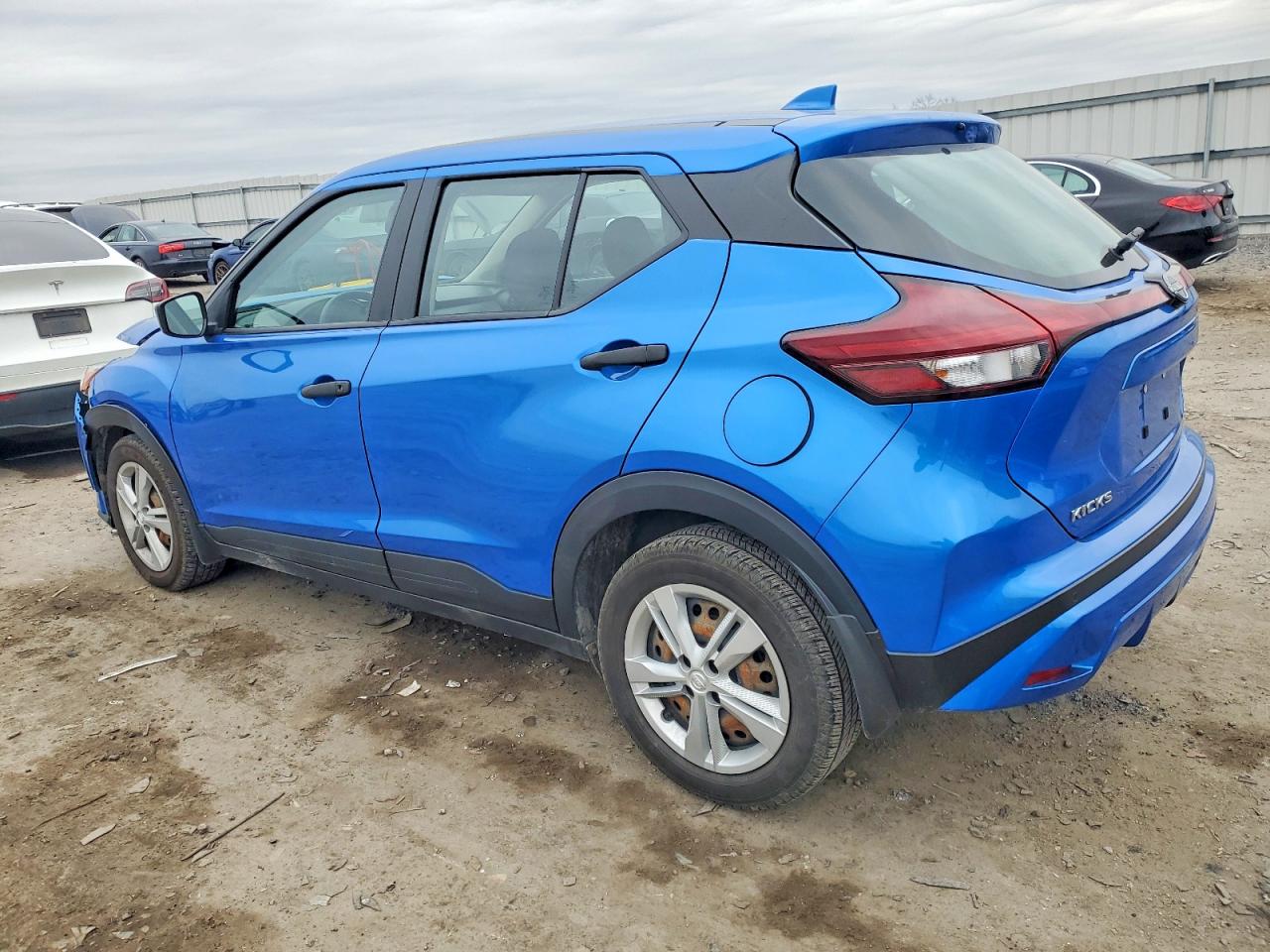 2023 NISSAN KICKS S photo 2