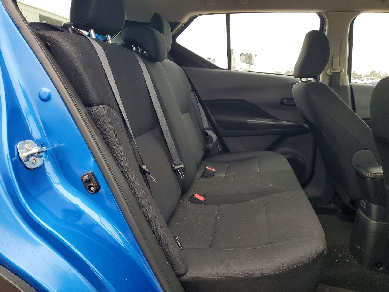 2023 NISSAN KICKS S photo 11