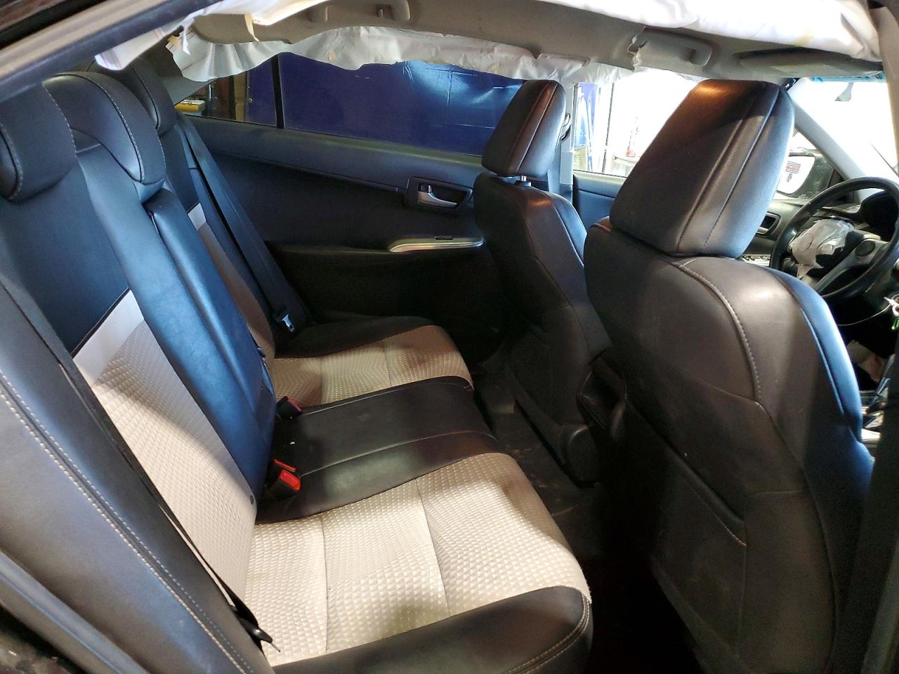 2014 TOYOTA CAMRY L photo 19