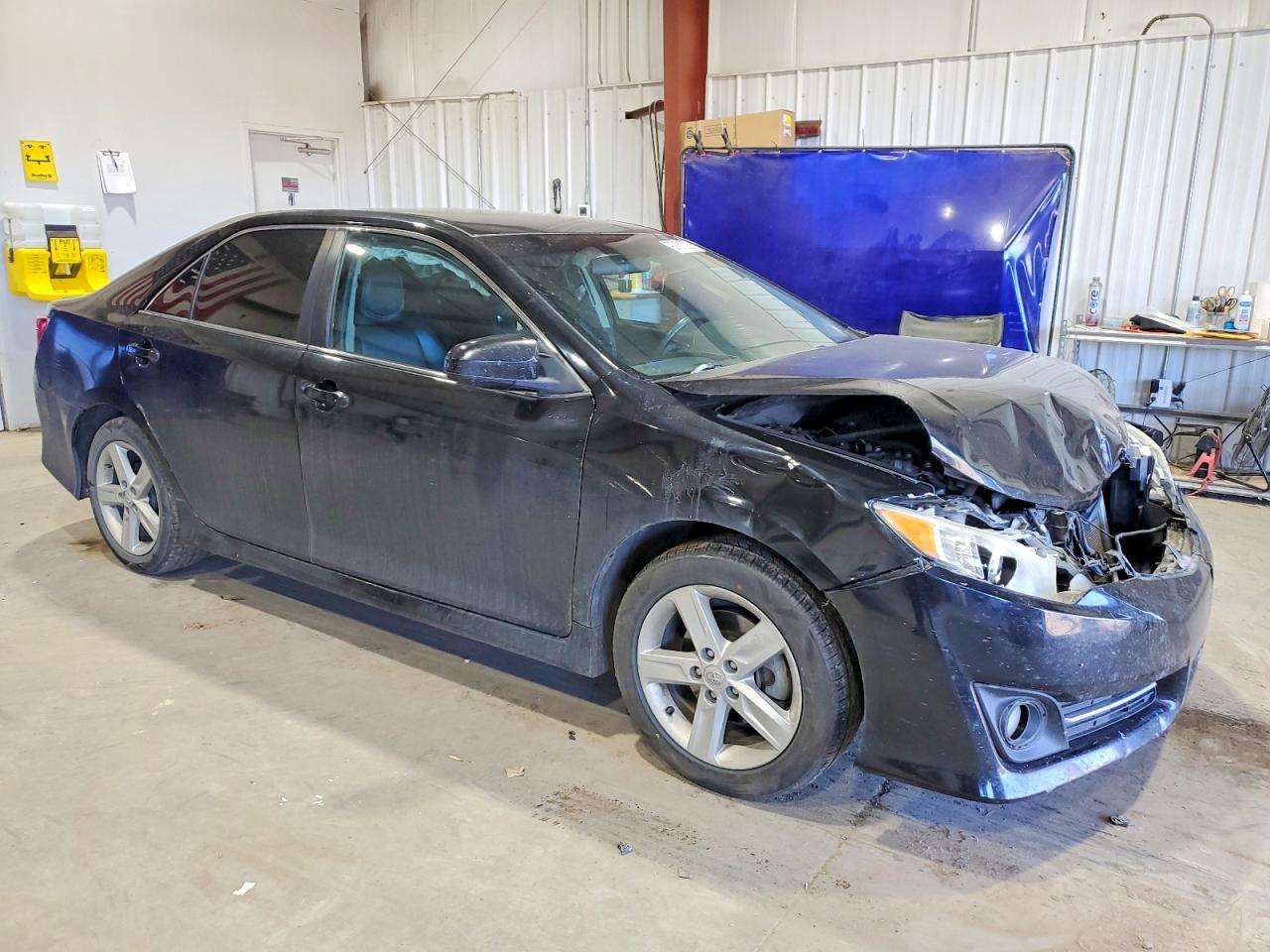 2014 TOYOTA CAMRY L photo 7