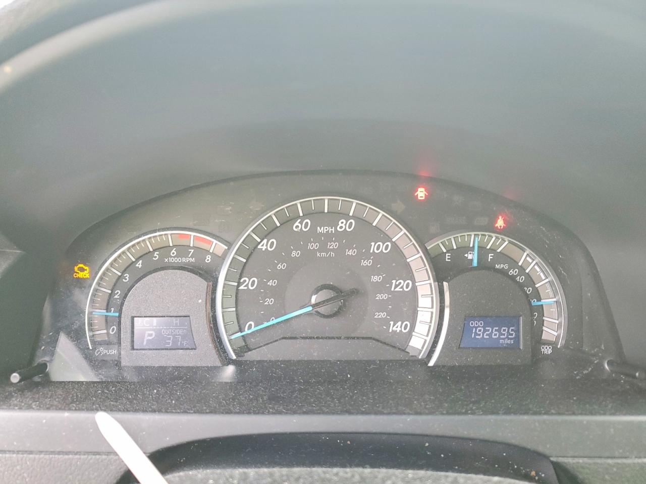 2012 TOYOTA CAMRY SE photo 9