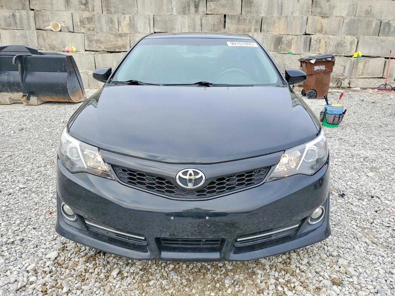 2012 TOYOTA CAMRY SE photo 5