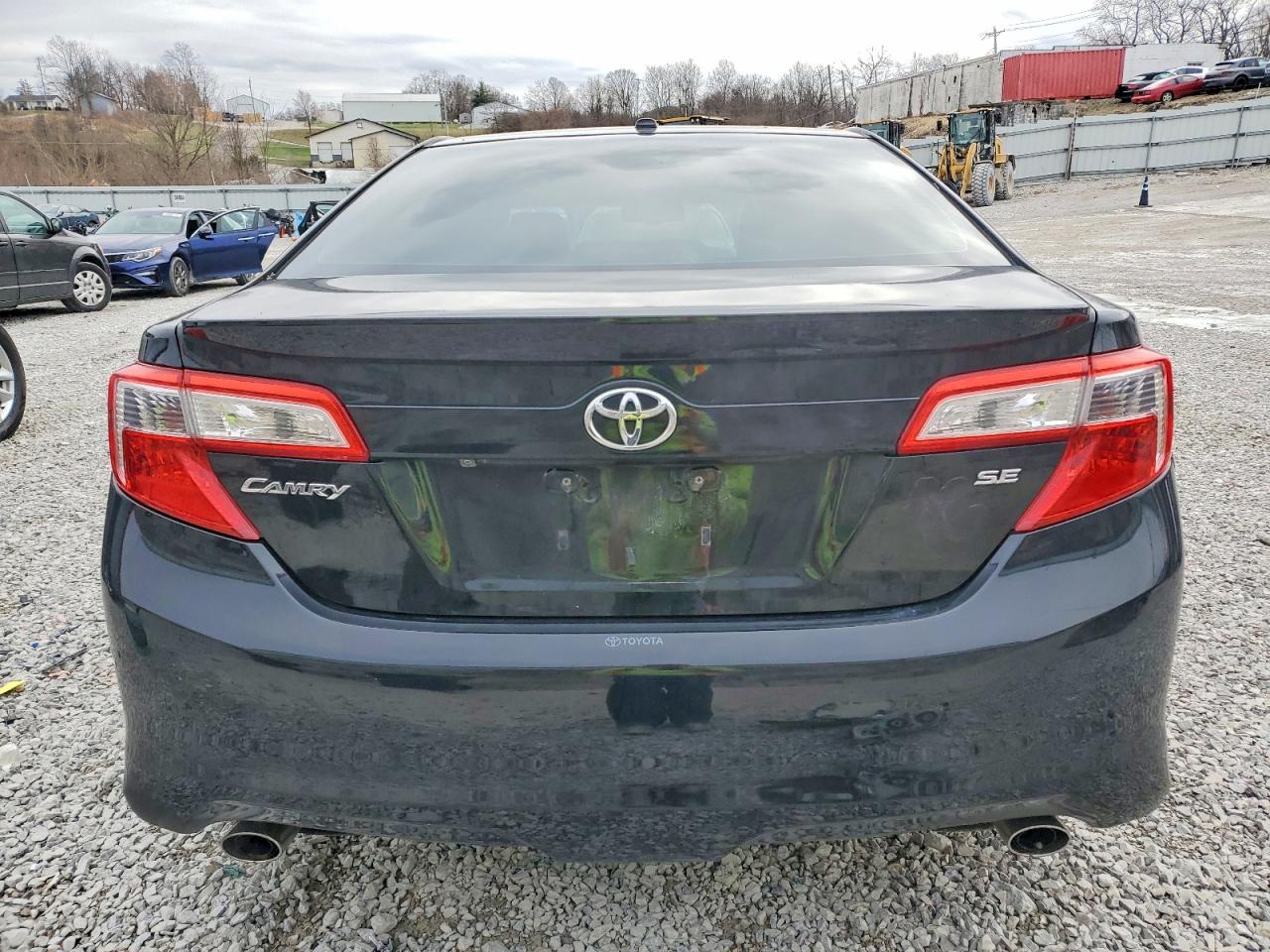 2012 TOYOTA CAMRY SE photo 6