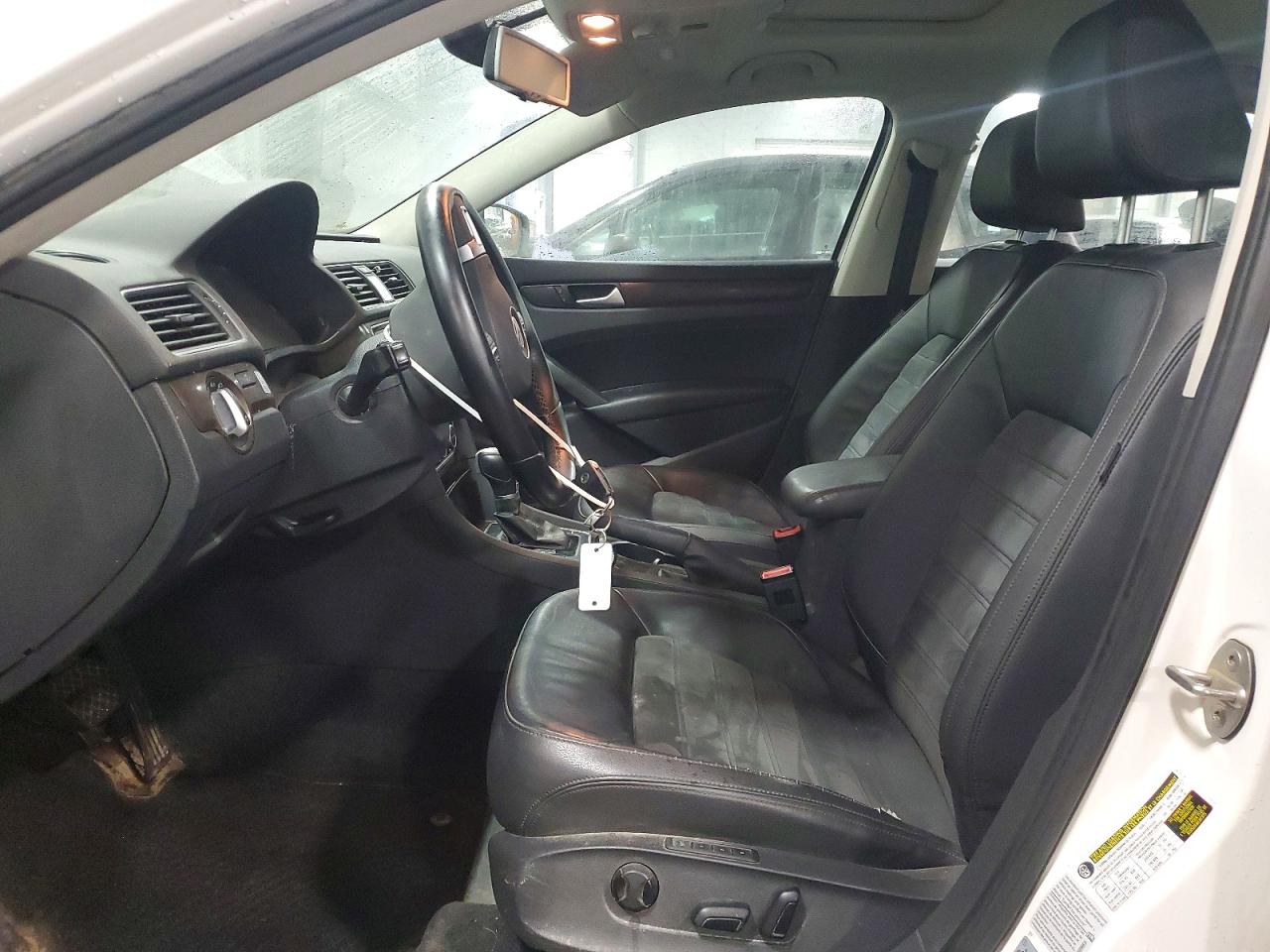 2015 VOLKSWAGEN PASSAT SEL photo 7