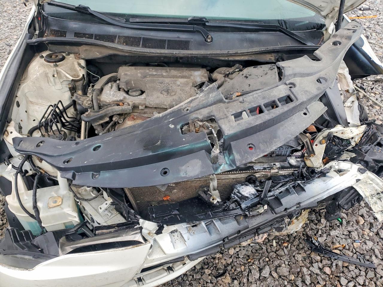 2015 TOYOTA CAMRY SE photo 31