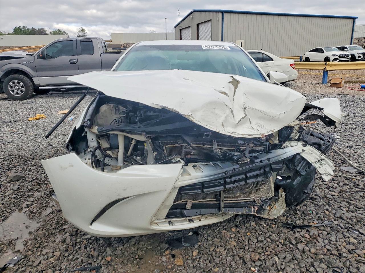 2015 TOYOTA CAMRY SE photo 13