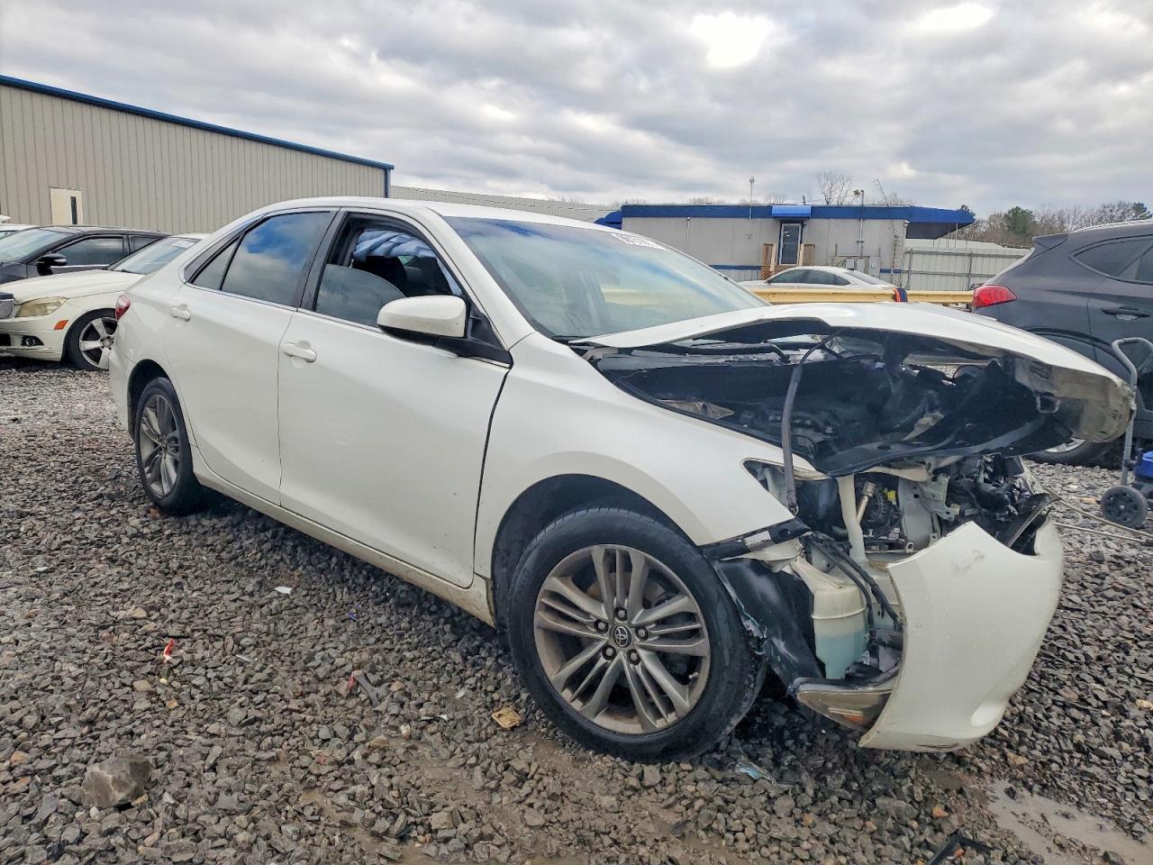 2015 TOYOTA CAMRY SE photo 10