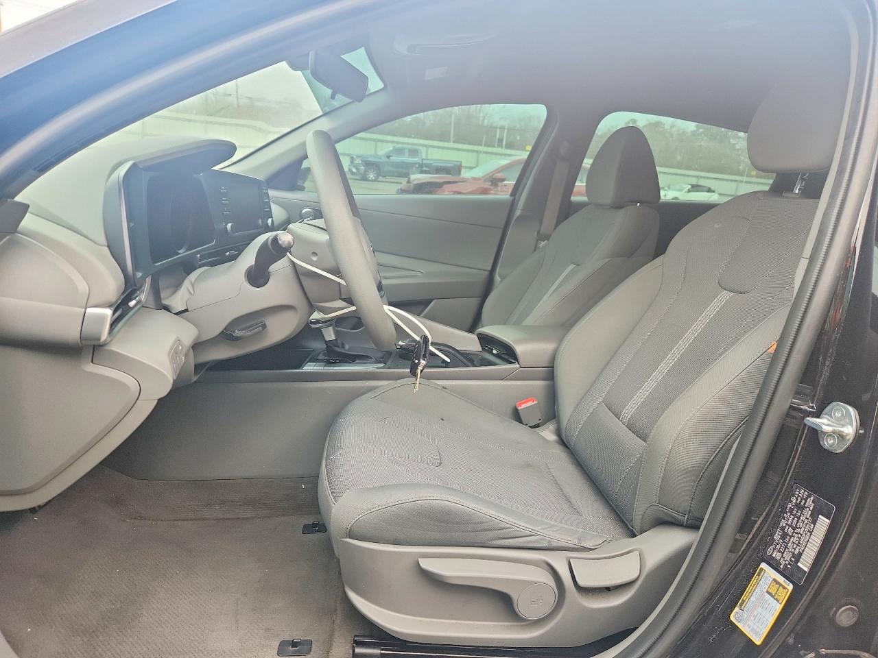 2023 HYUNDAI ELANTRA SE photo 13
