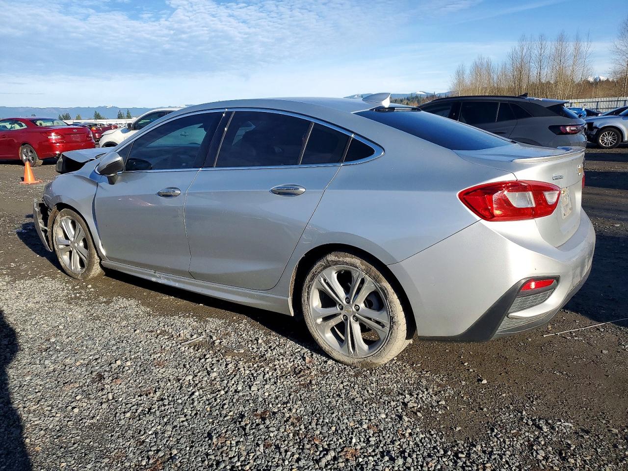 2017 CHEVROLET CRUZE PREMIER photo 2