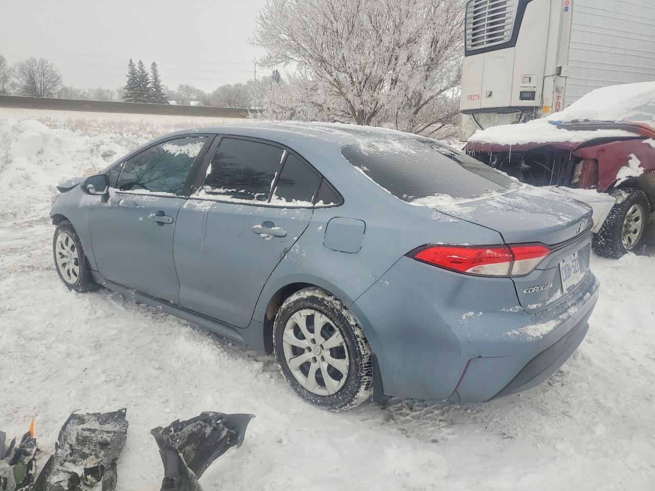 2020 TOYOTA COROLLA LE photo 2