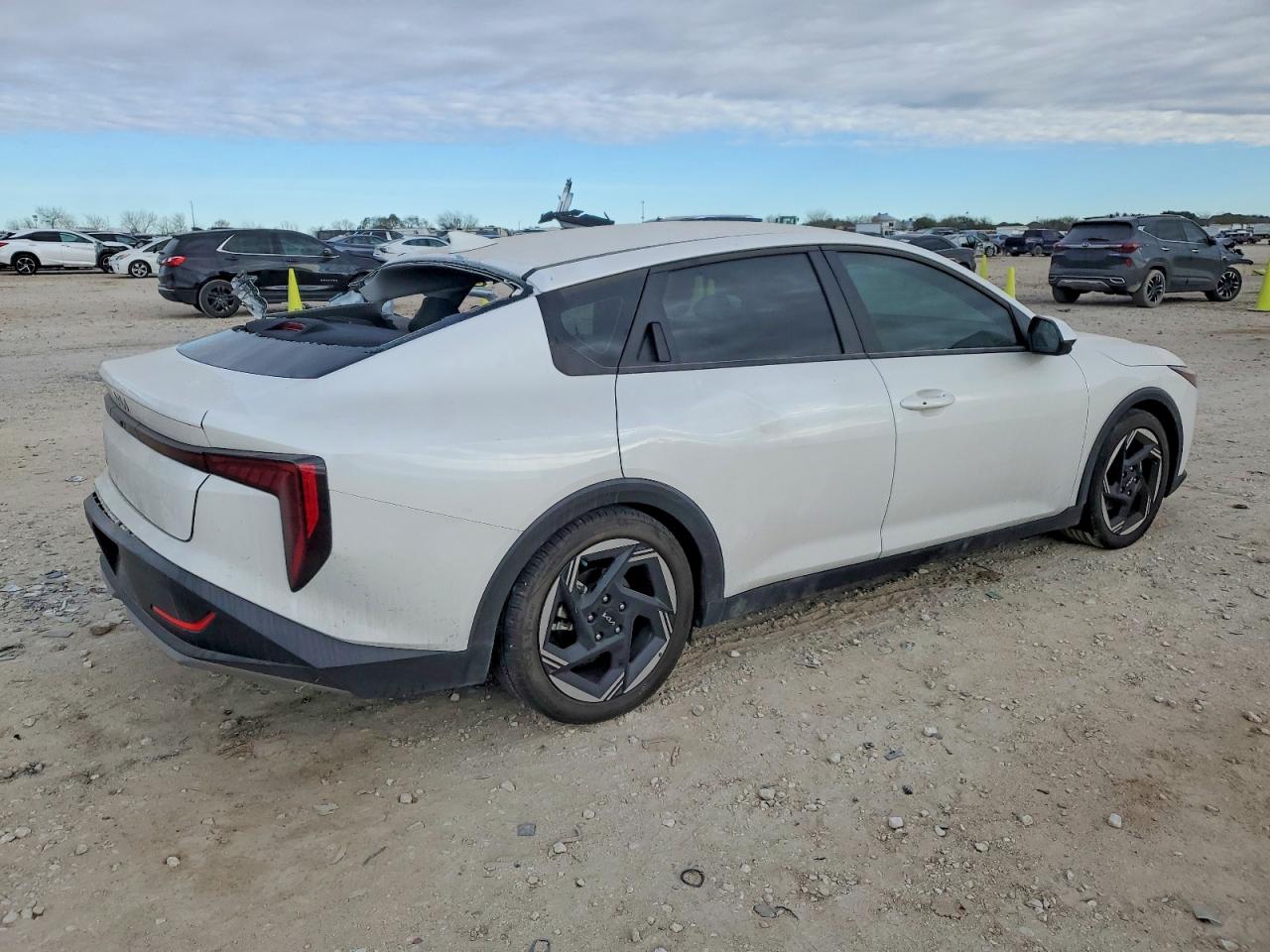 2025 KIA K4 EX photo 5