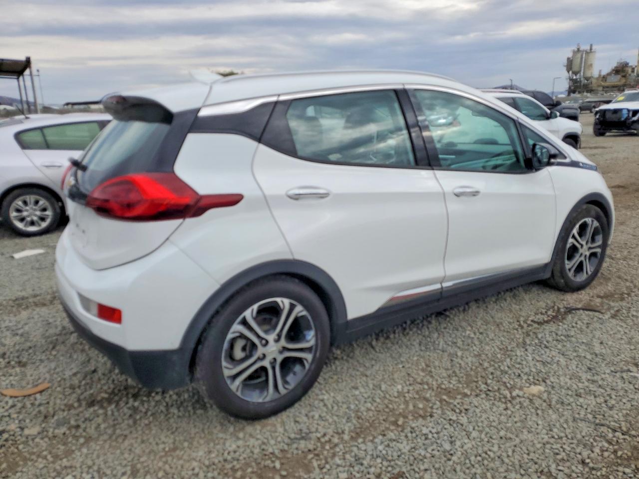 2017 CHEVROLET BOLT EV PREMIER photo 3